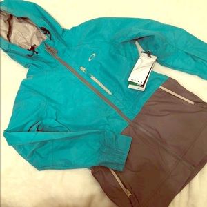 ✨ Oakley Huckleberry Biozone Shell Jacket ✨